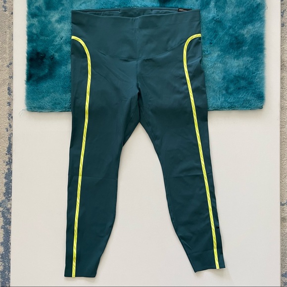 Nike One Luxe Icon Clash Women's Mid-rise 7/8 Leggings Size 1X - Picture 4 of 15